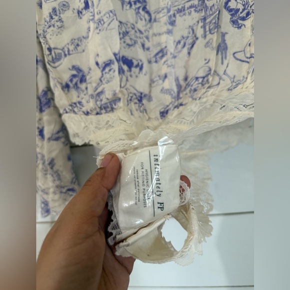 NWOT  FREE PEOPLE Everything's Rosy Bodysuit - Blue - Picture 6 of 10